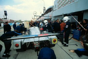 Season starts with win for Sauber-Mercedes C 9