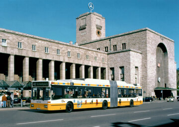 Stuttgart articulated buses operate with hybrid drive