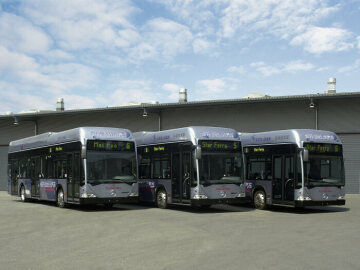 Drei Brennstoffzellen-Busse für Peking