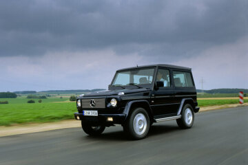 Presented at Paris: C-Class Sports Coupé and facelifted G-Class