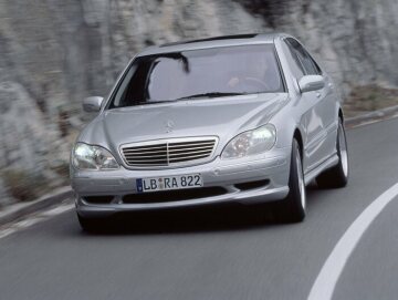 Mercedes‑AMG GmbH präsentiert zwei neue Fahrzeuge