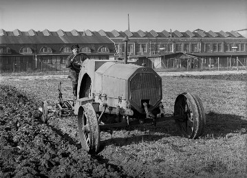 Demonstration of two new Daimler motorised ploughs