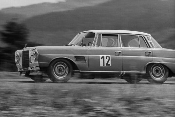 Mercedes-Benz 300 SE wins on Nürburgring