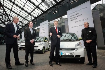 First electric smart delivered to customers