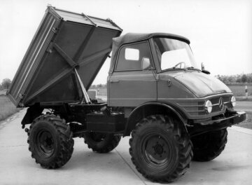 Unimog U65, model series 406 with open cab