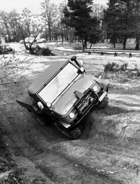 Unimog, model series 406 (U 84) during a demonstration on the Sauberg testing grounds