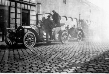 Dritte Herkomer – Konkurrenz: Fernfahrt Dresden - Eisenach - Mannheim - Lindau - München - Augsburg - Frankfurt/Main, 04. - 13.06.1907. Mercedes 80 PS bei der Ankunft in München.