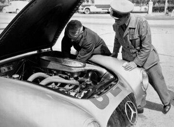 Mille Miglia, 03.-04.05.1952. Mercedes-Benz 300 SL Rennsportwagen (W 194).