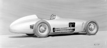 Mercedes-Benz Formel-1-Rennwagen W 196 R Monoposto, 1954. (Die erste Version des Monoposto mit breitem Schutzblech hinter den Auspuffrohren).