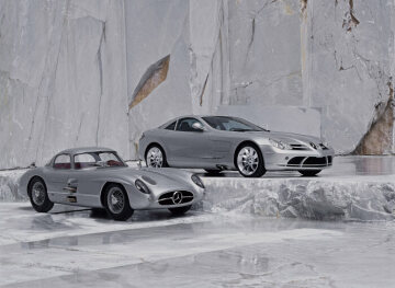 The new Mercedes-Benz SLR McLaren meets the legendary SLR models from the 1950s.
Photographer Markus Bolsinger