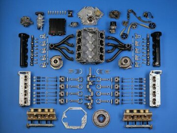 Individual parts from the Mercedes-Benz M 117 HL engine for the C 9 Sauber-Mercedes through 1988.