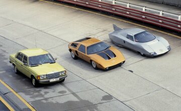 On the test track in Untertürkheim (from right to left): Mercedes-Benz C 111-III record car with five-cylinder turbodiesel engine; 
Mercedes-Benz C 111-II D diesel record car (without pop-up headlights); a Mercedes-Benz from the 123 series