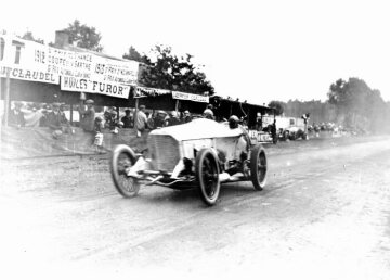 Großer Preis von Frankreich bei Le Mans (Coupe de la Sarthe), 04.-05.08.1913. Otto Salzer (Startnummer 12) mit einem 90 PS Mercedes Grand-Prix-Rennwagen Typ DF 80 Sechszylinder Flugmotor. Salzer belegte den vierten Platz.