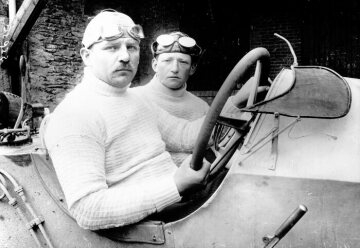 Großer Preis von Frankreich bei Lyon, 04.07.1914. Max Sailer und sein Beifahrer Otto Eckerle auf Mercedes 115 PS Grand-Prix-Rennwagen.