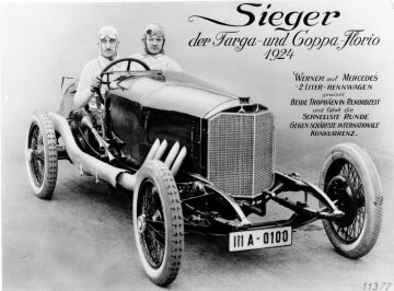Targa Florio (432 km) und Coppa Florio (540 km), 27. April 1924. Der Sieger Christian Werner und Beifahrer Karl Sailer mit einem Mercedes 2-l-Targa-Florio-Rennwagen.