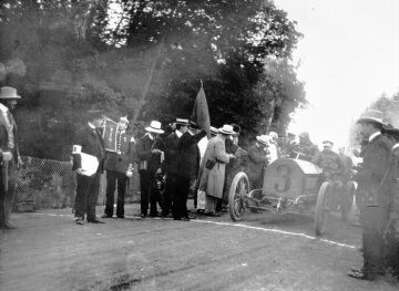 V. Gordon-Bennett-Rennen im Taunus, 17.06.1904. Wilhelm Werner (Startnummer 3) mit einem 90 PS Mercedes-Rennwagen. Werner belegte den 11. Platz im Rennen.