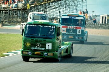 Truck Race in Brands Hatch, 1994. Mercedes-Benz 1834 race truck. Start number 1 - Steve Parrish / Atkins team. Start number 9 - Slim Borgudd / Dehnhardt team.