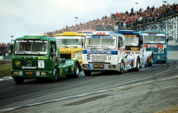 Truck Race, 1993
Mercedes-Benz 1450 race truck
Start number 1 - Steve Parrish. Start number 11 - Markus Oestreich. Start number 3 - Axel Hegmann. Start number 9 - Heinz Dehnhardt.