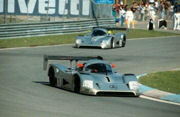 480 km in Montreal, Circuit Gilles Villeneuve, 23.09.1990.
Mercedes-Benz Gruppe-C-Rennsportwagen C 11. Startnummer 1 - das Siegerteam Jean-Louis Schlesser / Mauro Baldi, gefolgt vom Fahrerteam Jochen Mass / Karl Wendlinger (Startnummer 2).