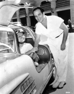 Straßenrennen "Vuelta de Aragua", 6. Januar 1957. Lino Fayen siegte mit einem Mercedes-Benz 300 SL Tourensportwagen.