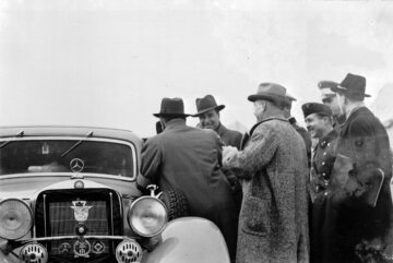 Weltrekordwoche auf der Reichsautobahn Frankfurt am Main-Darmstadt, Oktober 1937.