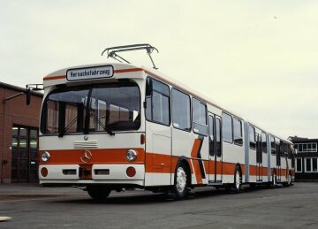 Mercedes-Benz O 305 
O-Bahn-Grossraumbus, geeignet z.B. für automatische Spurführung in engen Innenstädten,
1981