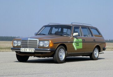 Daimler-Benz’s first battery-powered research car. 
Based on the Mercedes-Benz station wagon 123 series, it is powered by a 41-hp electric motor and a 600-kg nickel-iron battery.