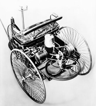 Frühjahrsmesse, Wien, Das erste praktisch brauchbare Automobil der Welt. Benz- Motorwagen von 1885.