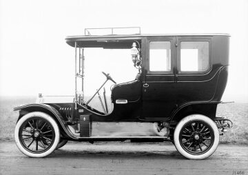 Benz type 10/18 hp saloon, produced from 1908 until 1910.