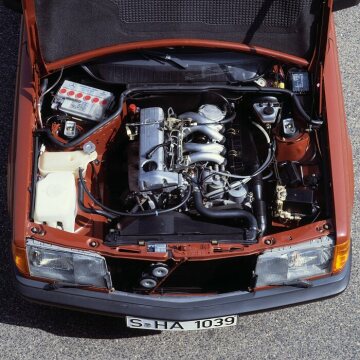 Mercedes-Benz 190 D
engine
