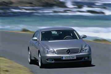 Mercedes-Benz CLS 500, C 219 series. The speed sensitive parameter steering allows a more agile handling of the CLS.