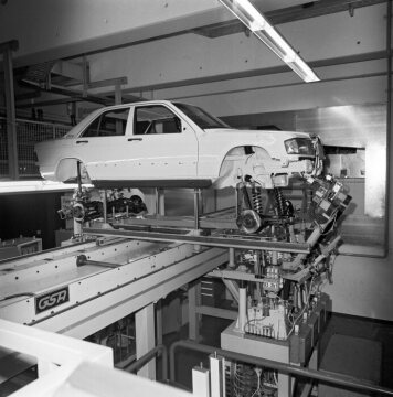 Werk Bremen
Produktion
Automatische Montage der Vorder- und Hinterachsen beim W 201