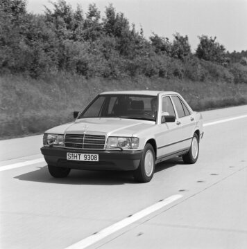 Ein Mercedes-Benz aus der dritten Mercedes-Benz Baureihe W 201.
Bei den viertürigen Limousinen sind die Typen 190 D, 190 D 2.5, 190 und 190 E erhältlich.
1985