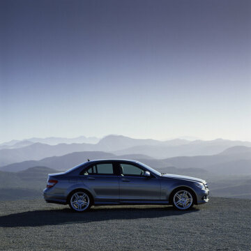 Mercedes-Benz C 320 CDI Saloon, model series 204, 2007 version, AVANTGARDE equipment line, palladium silver metallic paint finish, AMG Sports package, panoramic sunroof (optional extras). Taken in South Africa (Markus Bolsinger).