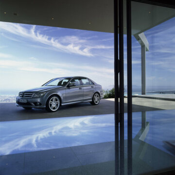 Mercedes-Benz C 320 CDI Limousine, Baureihe 204, Version 2007, Ausstattungslinie AVANTGARDE, Lackierung Palladiumsilber metallic, Sportpaket AMG, Panorama-Schiebedach (Sonderausstattungen)
Fotograf Markus Bolsinger