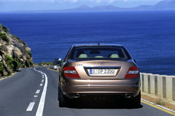 Mercedes-Benz C 350 Limousine, Baureihe 204, Version 2007, Ausstattungslinie ELEGANCE, Lackierung designo Havanna, Aufnahme in Südafrika (Markus Bolsinger).