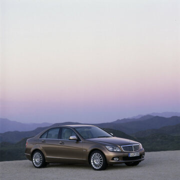 Mercedes-Benz C 350 Limousine, Baureihe 204, Version 2007, Ausstattungslinie ELEGANCE, Lackierung designo Havanna, Glas-Schiebe-Hebedach (Sonderausstattung), Aufnahme in Südafrika (Markus Bolsinger).