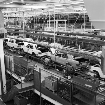 Produktion
Limousinen der Baureihe 123, 124 und 201 im Montagebereich