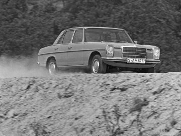 Mercedes-Benz 200 D, 220 D, 240 D 
"Strich-Acht"-Limousine, 1973 - 1976
