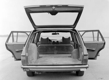 Mercedes-Benz 280 TE
1978 - 1980
Blick auf den geräumigen Laderaum bei umgeklappter Rücksitzbank