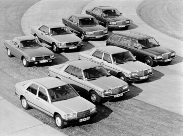 Int. Automobil- Ausstellung, Frankfurt, Acht Karosserievarianten umfaßt die PKW- Familie von DB und wird mit 33 Modellen den differenziertesten Kundenwünschen gerecht