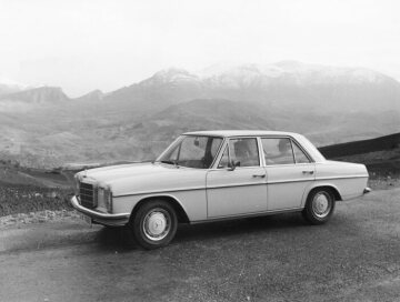 Mercedes-Benz 220
Limousine im Hochland von Sizilien
1968 - 1973