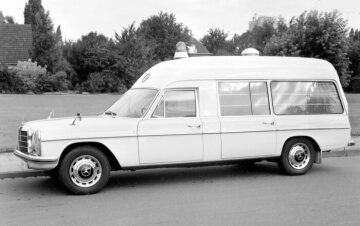 Mercedes-Benz 220 D/8, 230/8, W 114, 115. 
Fahrgestell mit verlängertem Radstand für Sonderaufbauten Miesen, 1968