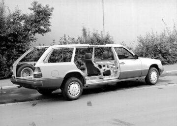 Mercedes-Benz Typ E 280 der Baureihe 124. Fahrgestell für Sonderaufbauten, 1993