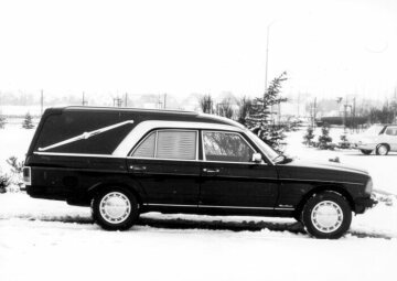 Mercedes-Benz Typ 230 E der Baureihe 123.
Fahrgestell für Sonderaufbauten Pollmann, 1980