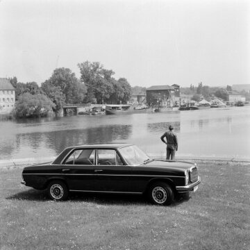 Mercedes-Benz 220/220 D
Limousine, 1968 - 1973
(Am Mainufer)