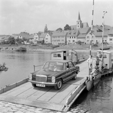 Mercedes-Benz 200/200 D Limousine
1968 - 1973
(Eine Fähre über den Main)