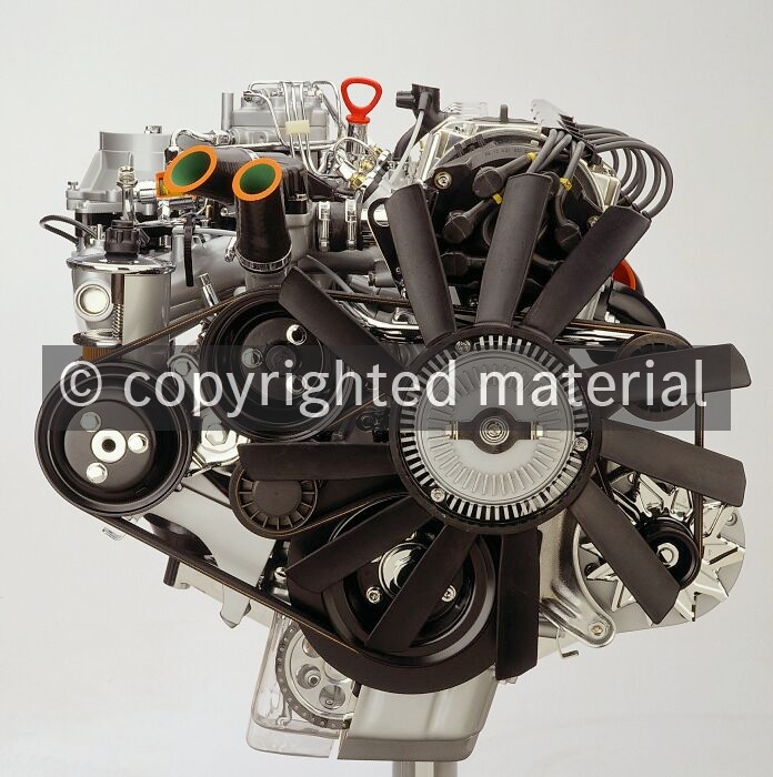 84F304 Mercedes-Benz Motor M 103 E 30