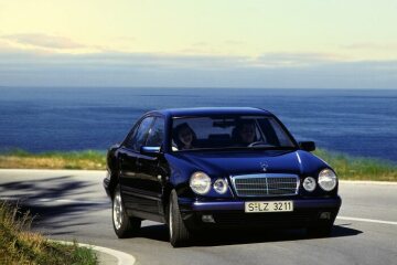 Mercedes-Benz E-Klasse-Limousine der Baureihe 210