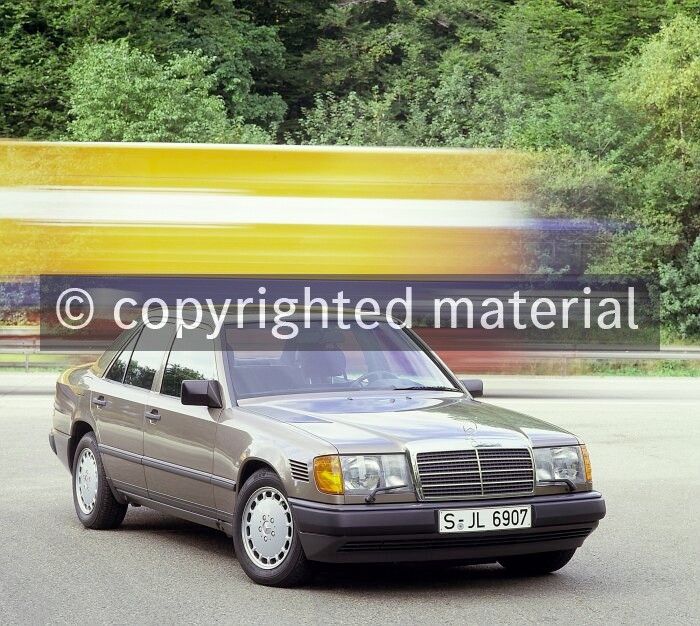 87F492 300 D Turbo, saloon - W 124